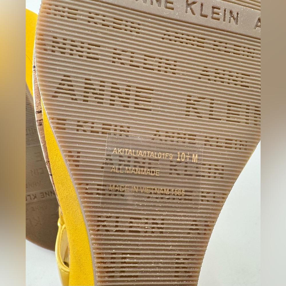 Anne Klein Wedge Sandals Women’s Akitalia Yellow Shoes Size 10 1/2 M NEW Cork - Picture 8 of 9
